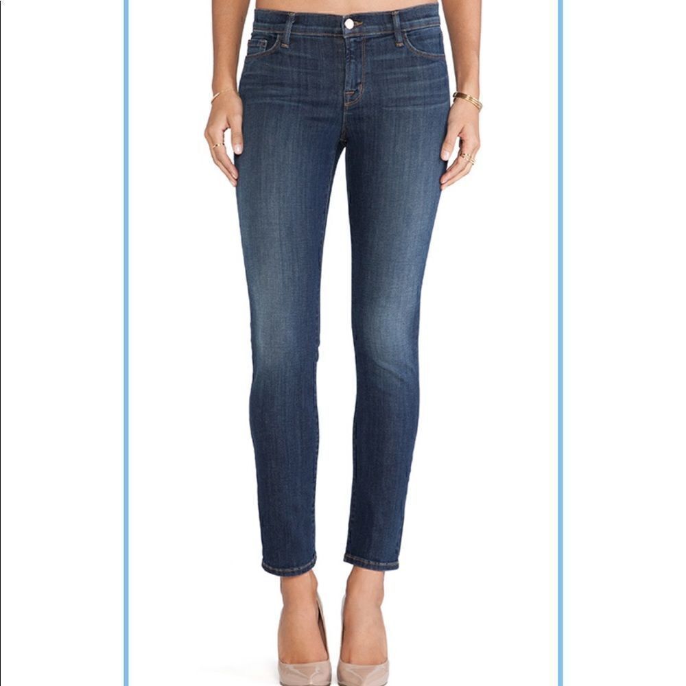 J brand Midrise Skinny Jean in Storm